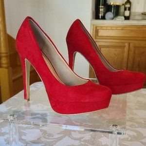 Chinese Laundry Platform Pumps